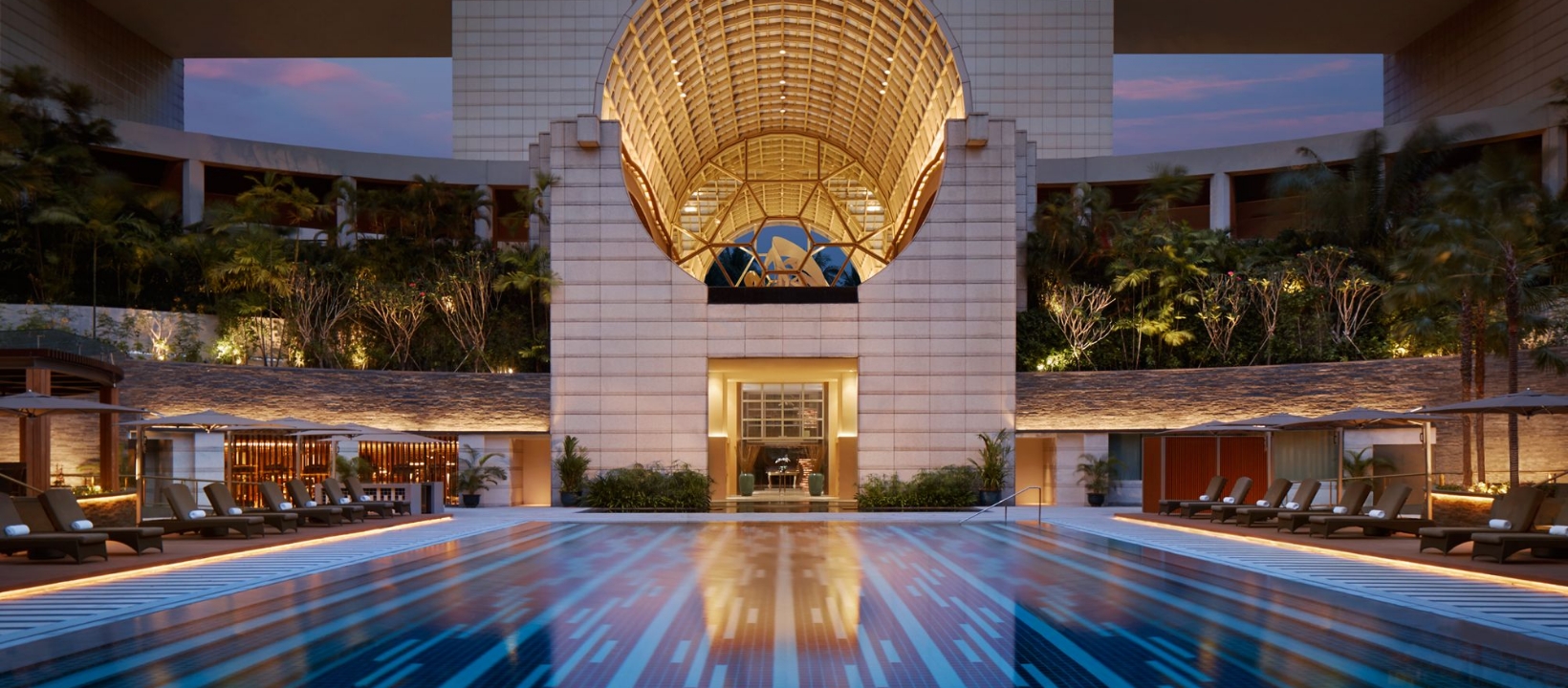 Ritz-Carlton Hotel Outdoor Swimming Pool